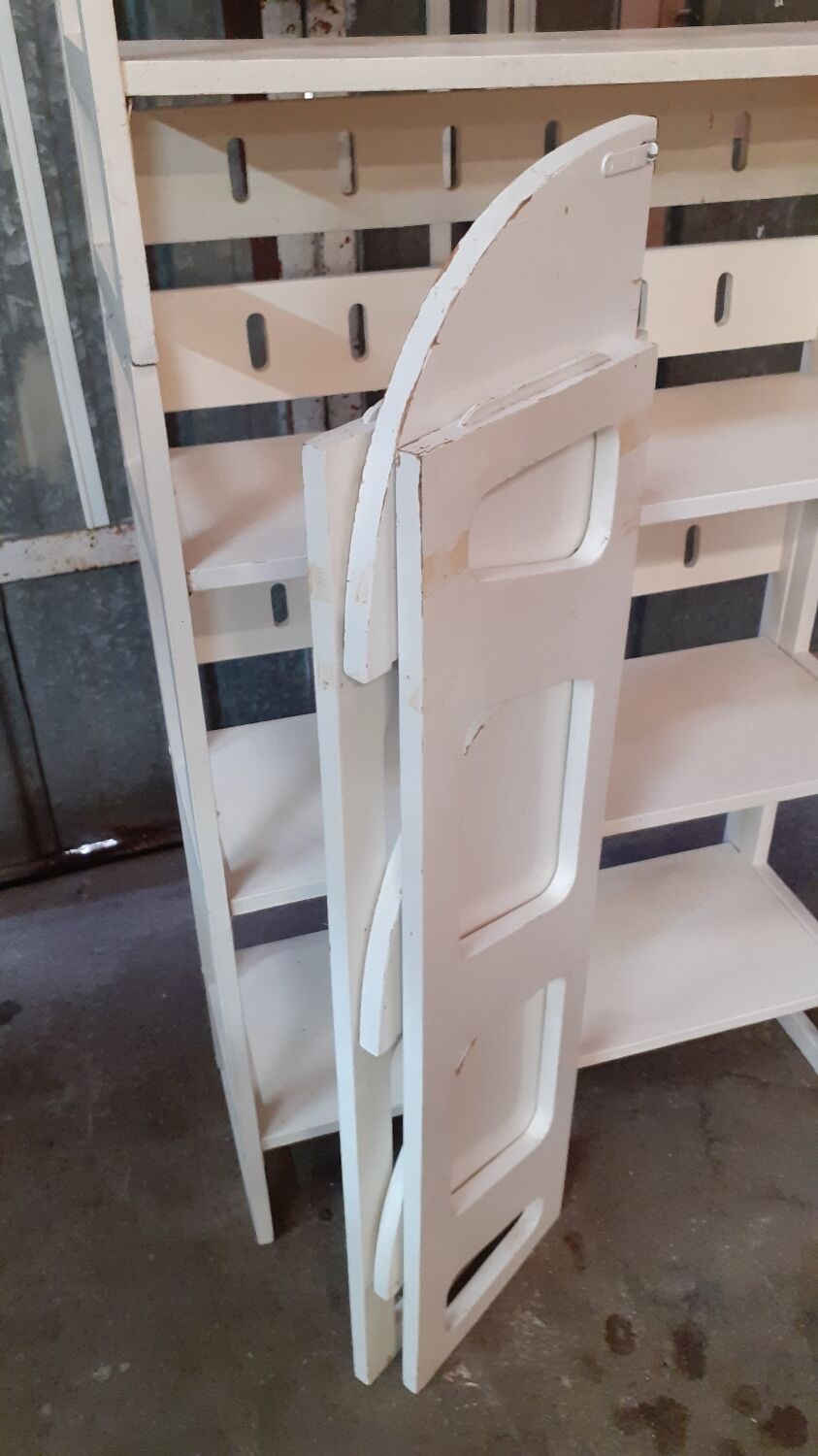 Folding vintage shelf