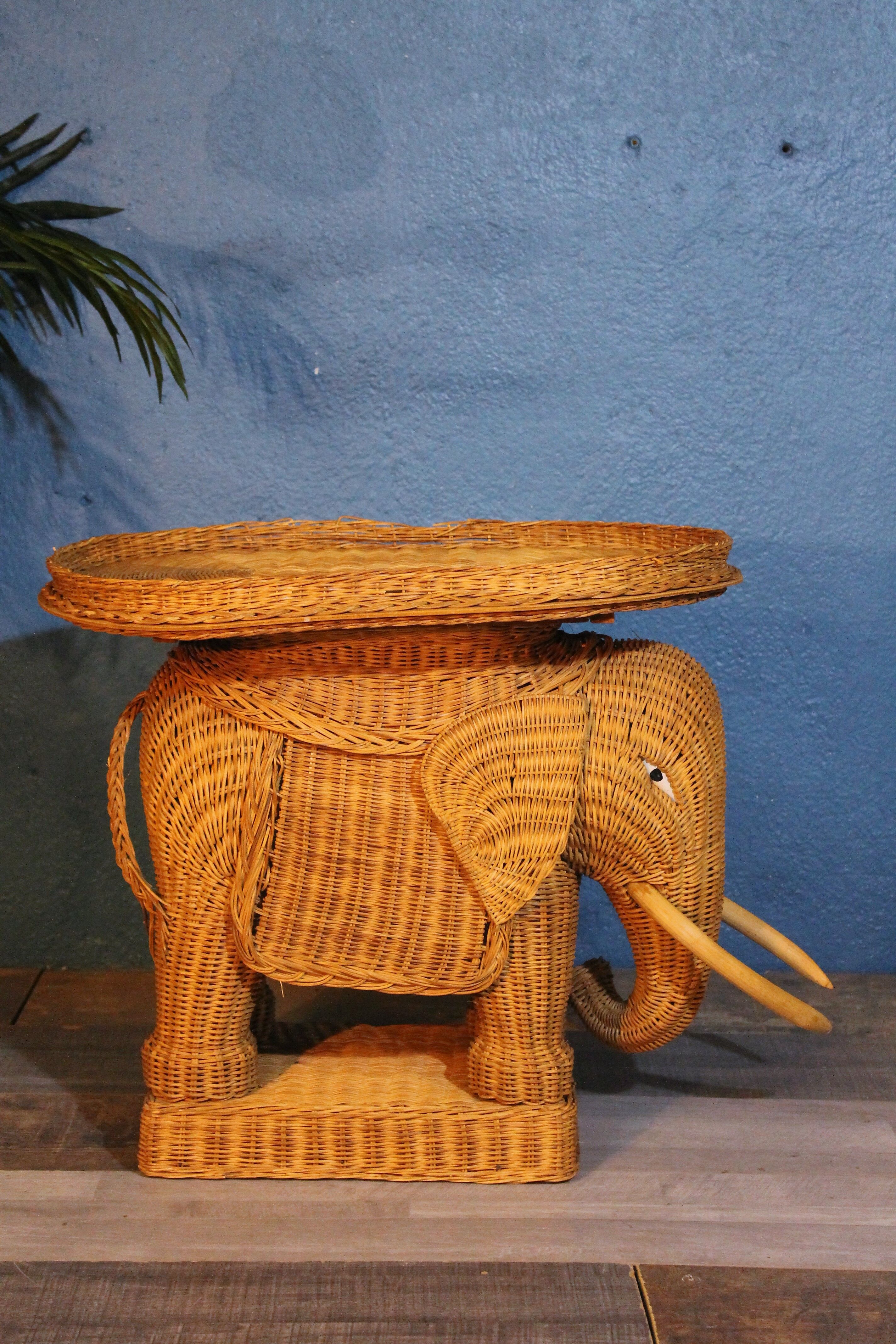 "Elephant" sofa tip 1960s