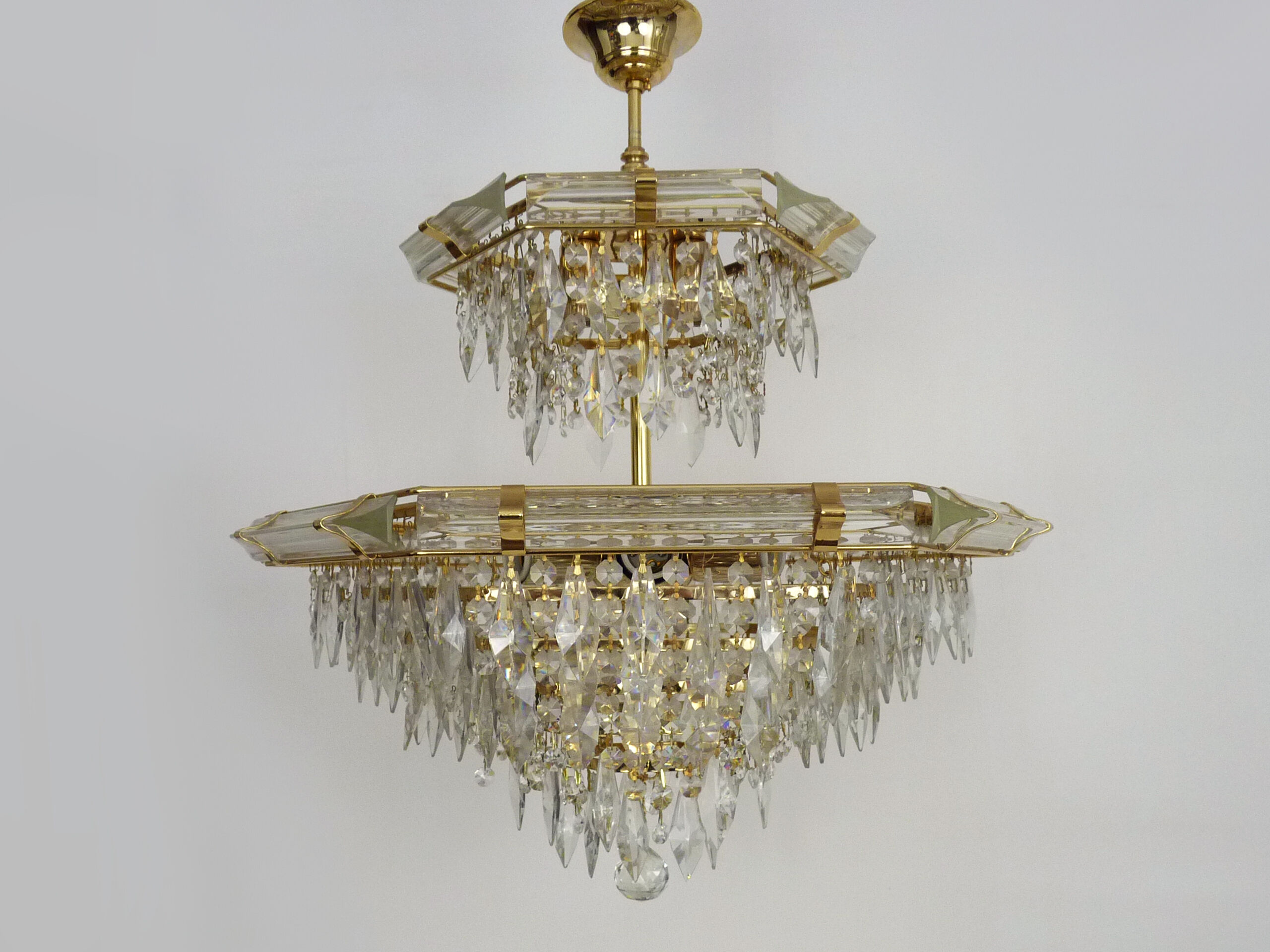 Vintage crystal and brass chandelier by Bakalowits & Söhne 8 lights, 1980s