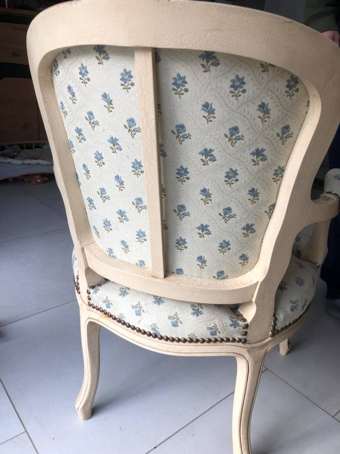 Paire de fauteuil laqué de style Louis XV