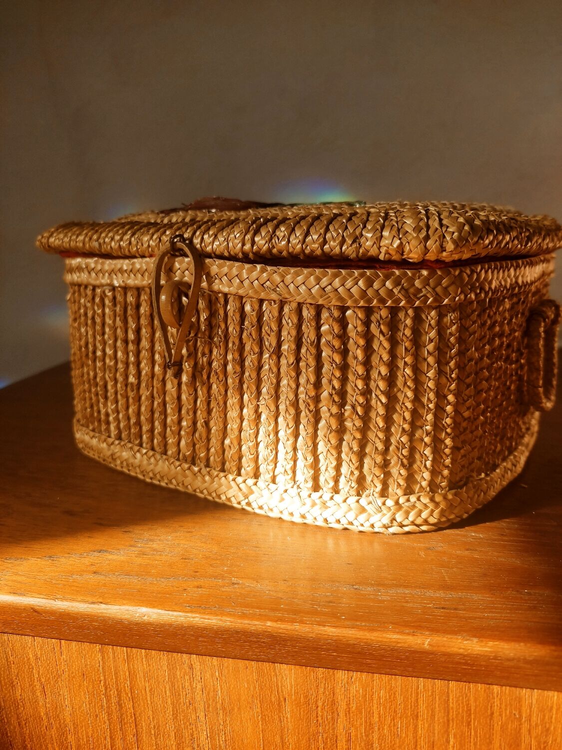 Boite à bijoux en paille tressée