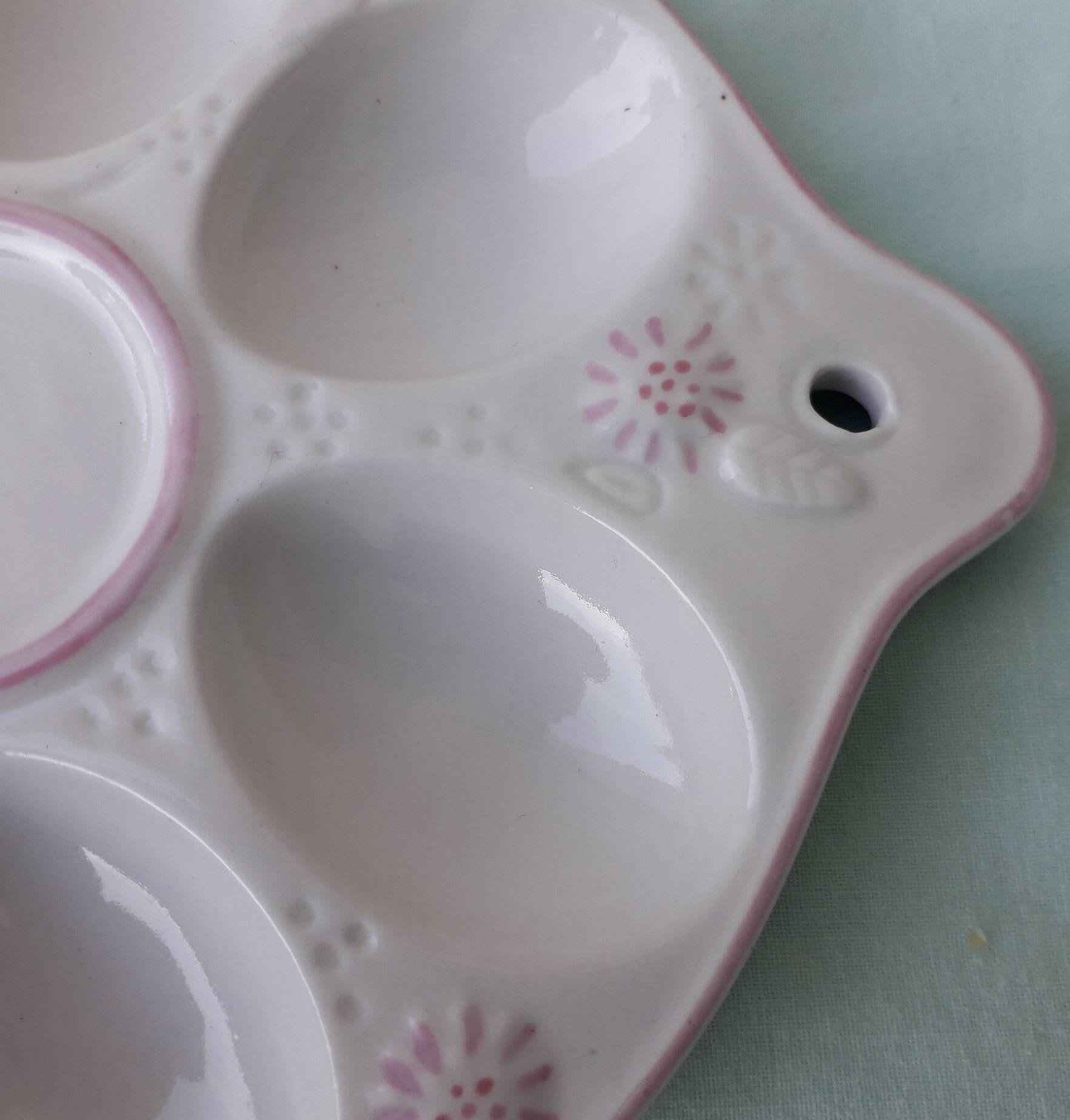 Egg holder or egg display