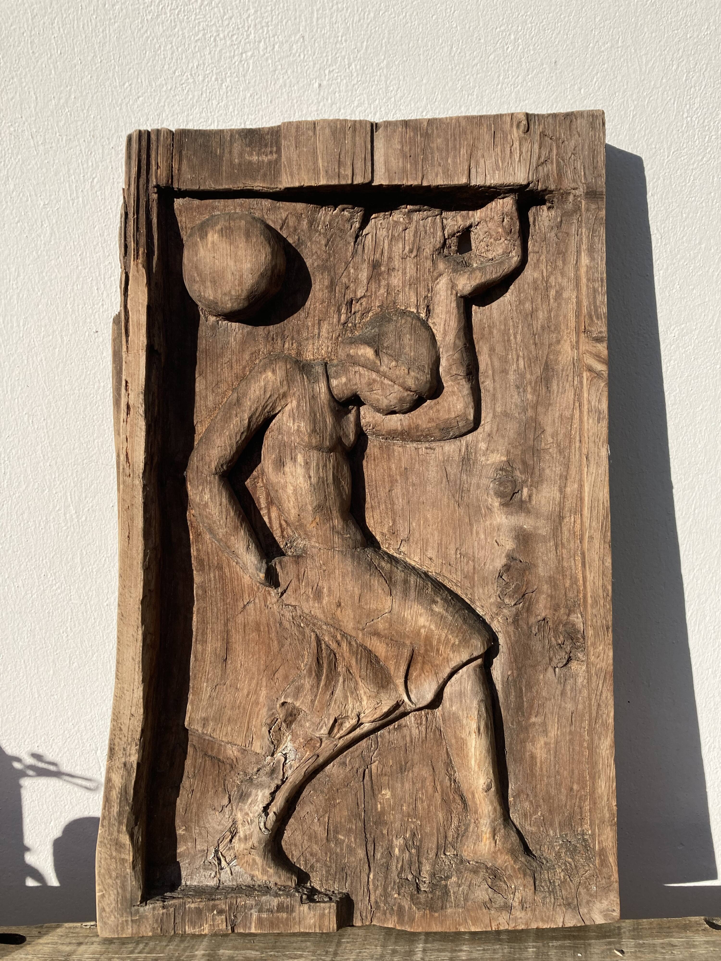 Door in low relief dancer style art deco 1930 wooden