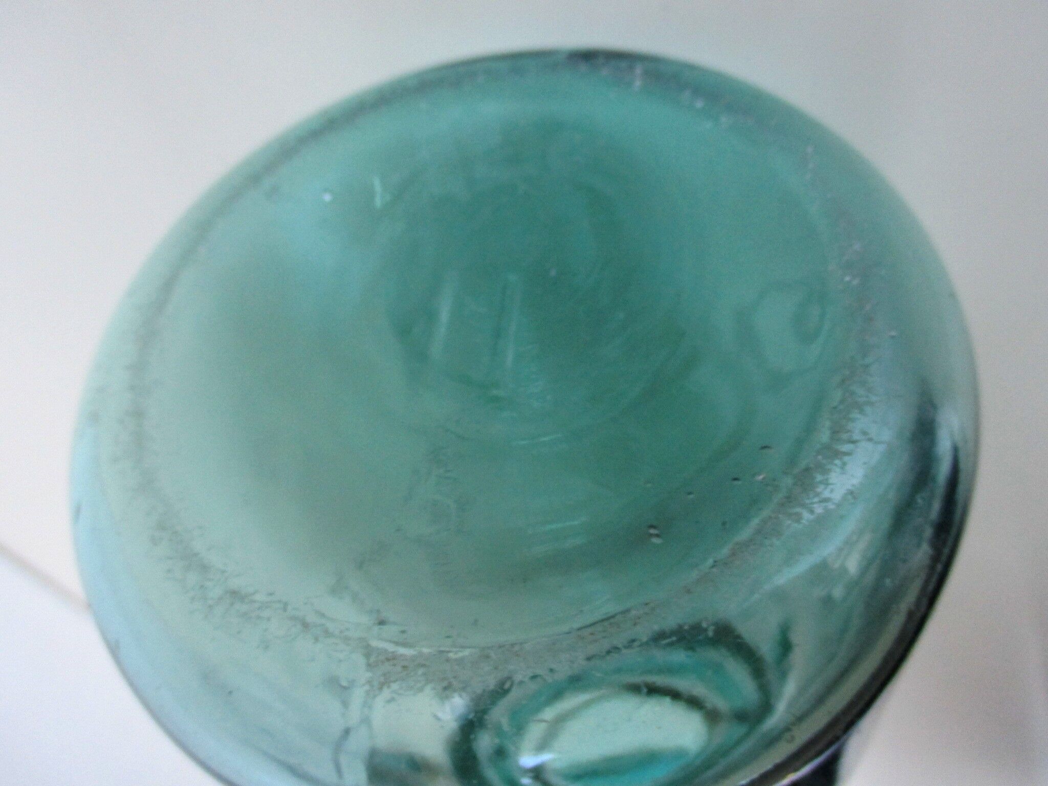 Old green glass jar "L'IDEALE"