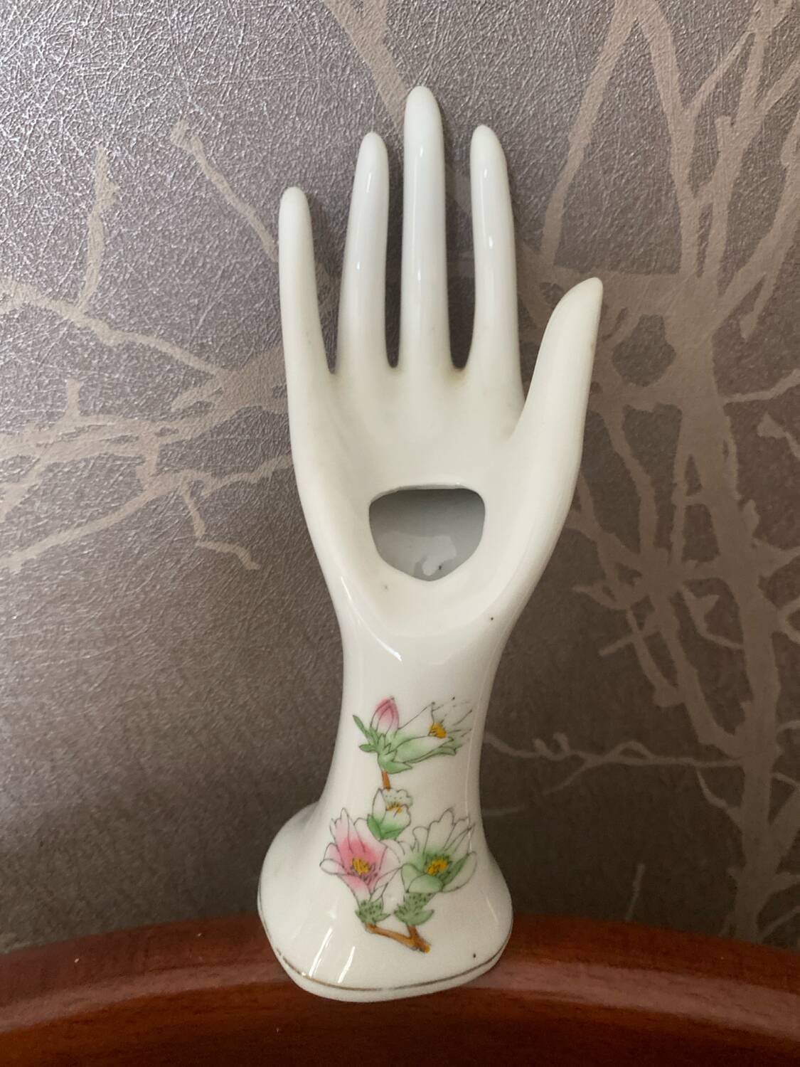main porcelain jewellery holder and vintage soliflore