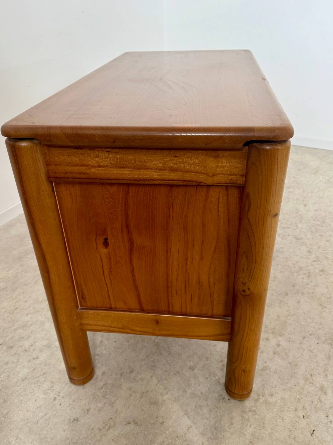 Antique solid elm chest of drawers, French design from the 60s, Maison Regain vintage