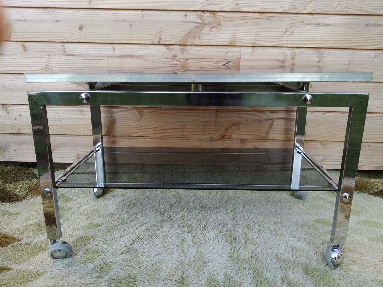 Swivel rolling coffee table