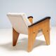 Ensemble de salon tchèque des années 50, fauteuils à cadre en A et table.