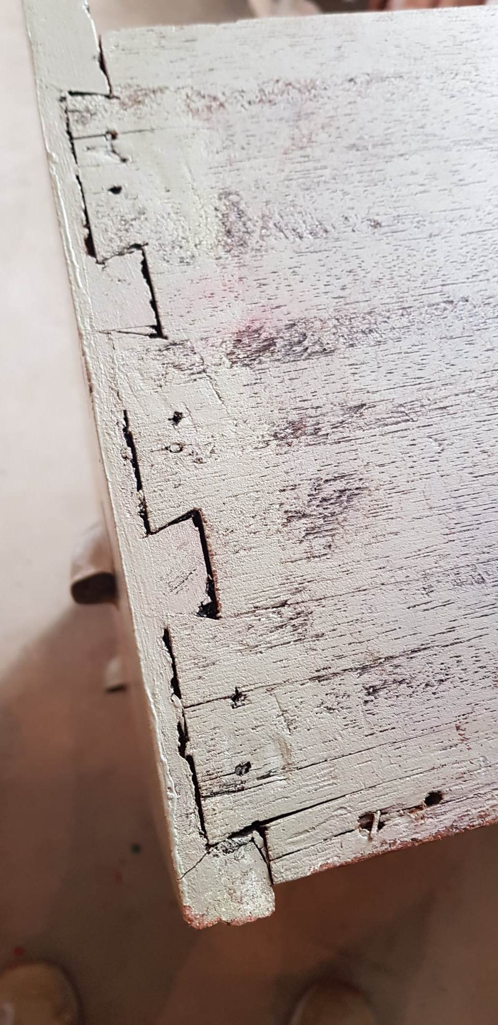 Old hand-painted English chest of drawers loom drawers