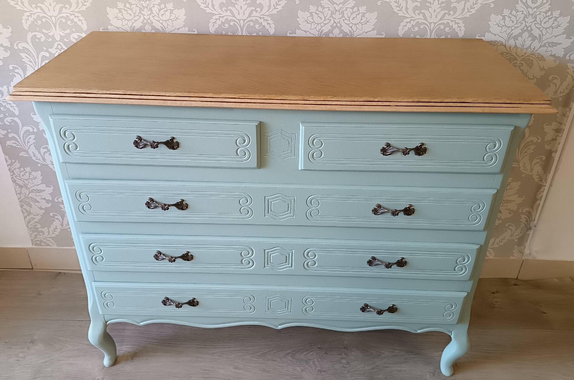 Commode de style Louis XV, restaurée