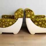 A pair of vintage mid-century modern arm chairs - Italy 1970s