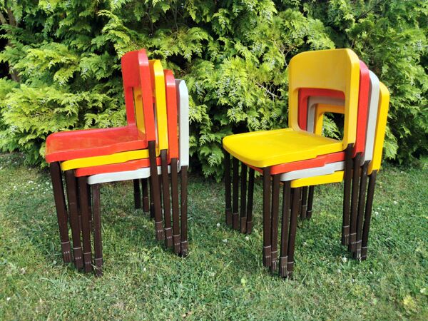 Série de 8 chaises design Pop année 1970-80