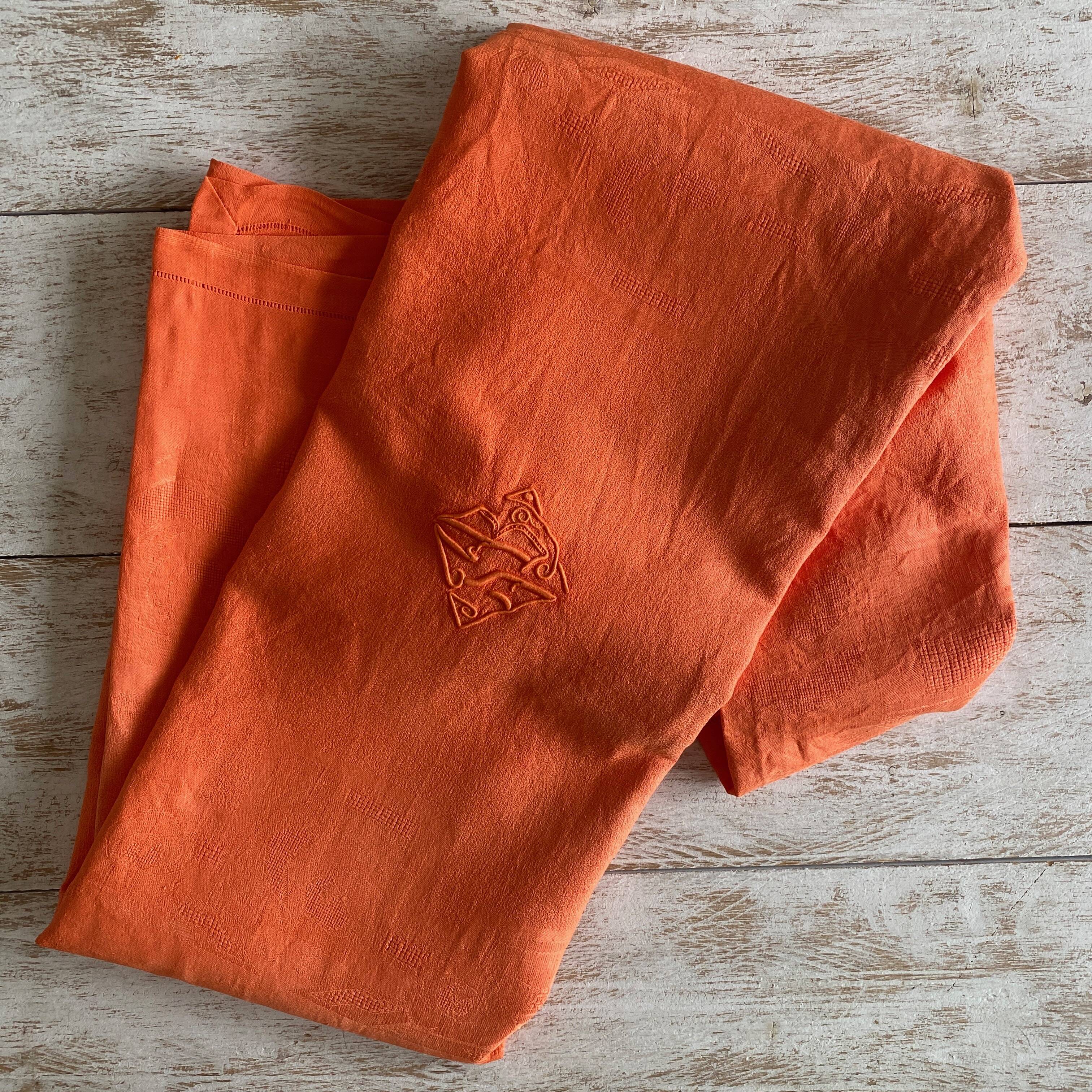 Old tablecloth & its 12 damask napkins numbered "JB" color apricot - linen - 12 covers