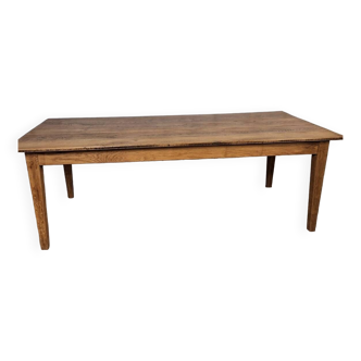 Farm table
