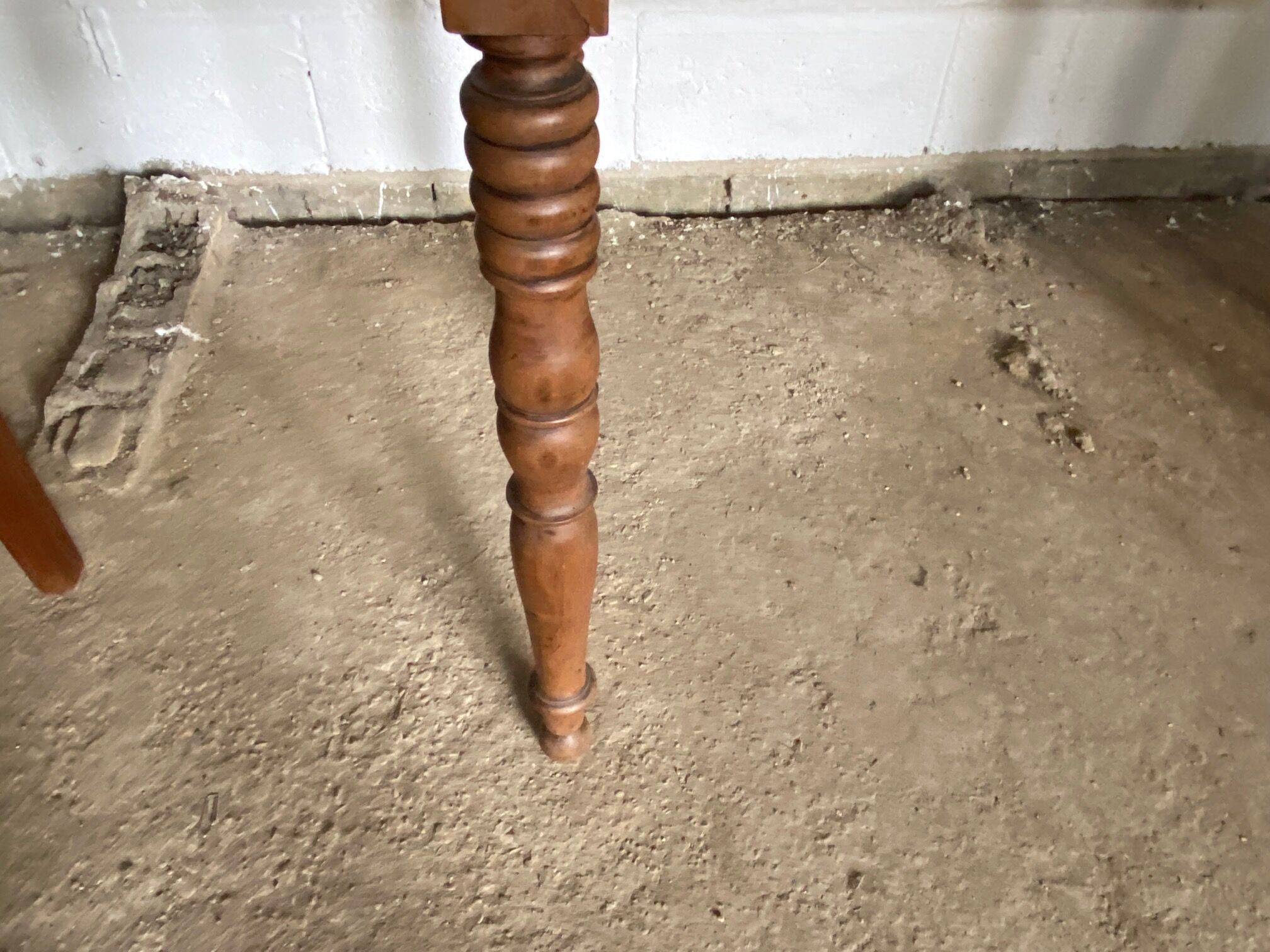 Solid wood desk table turned legs 100x52cm