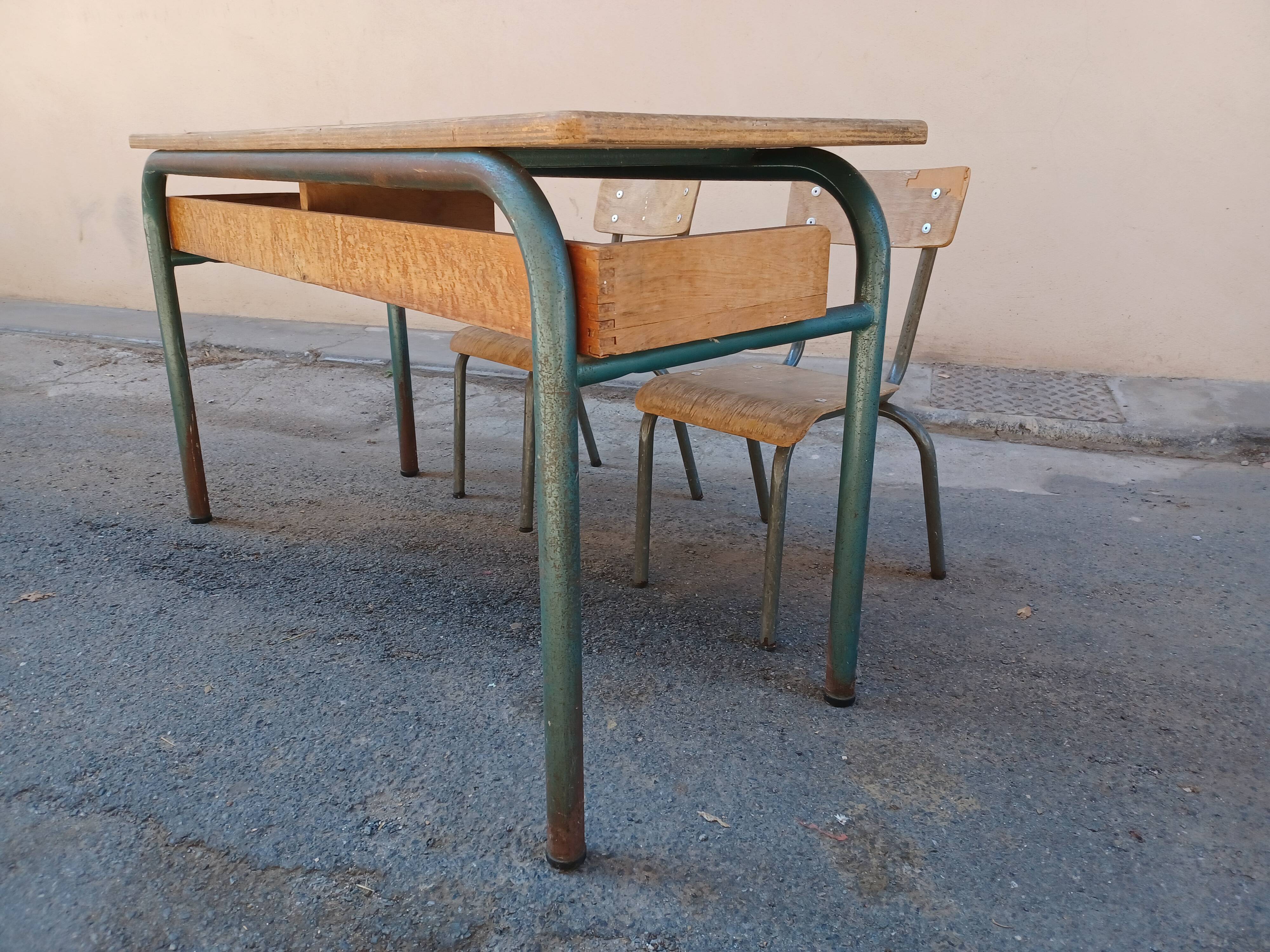 Children's desk and chairs