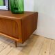 Sideboard bas Dyrlund avec portes escamotables en teck, Danemark 1960