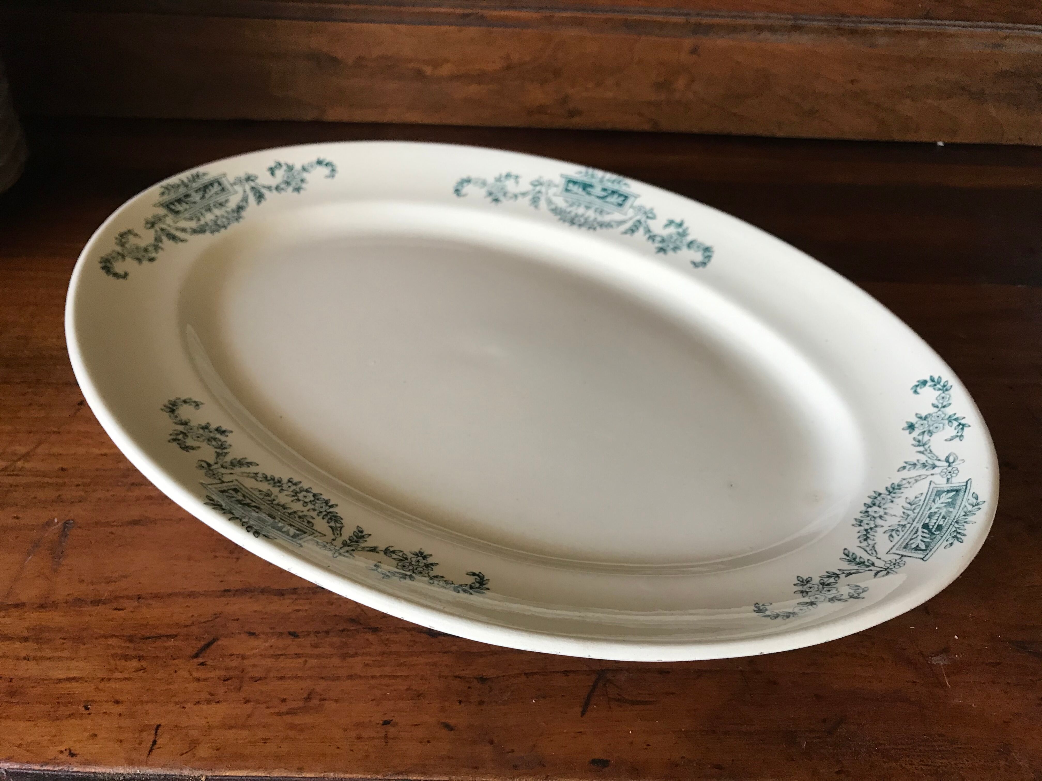 Former Longchamp iron earth dish