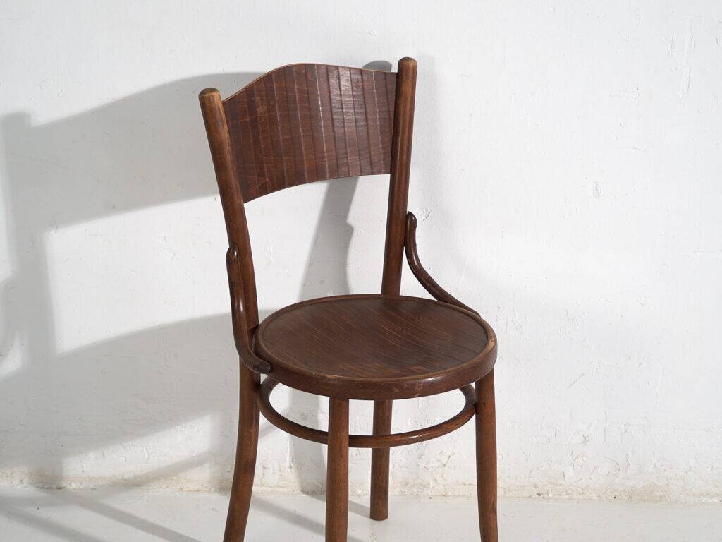 Antique dining chairs (c.1920). Set of 6 pieces no.3