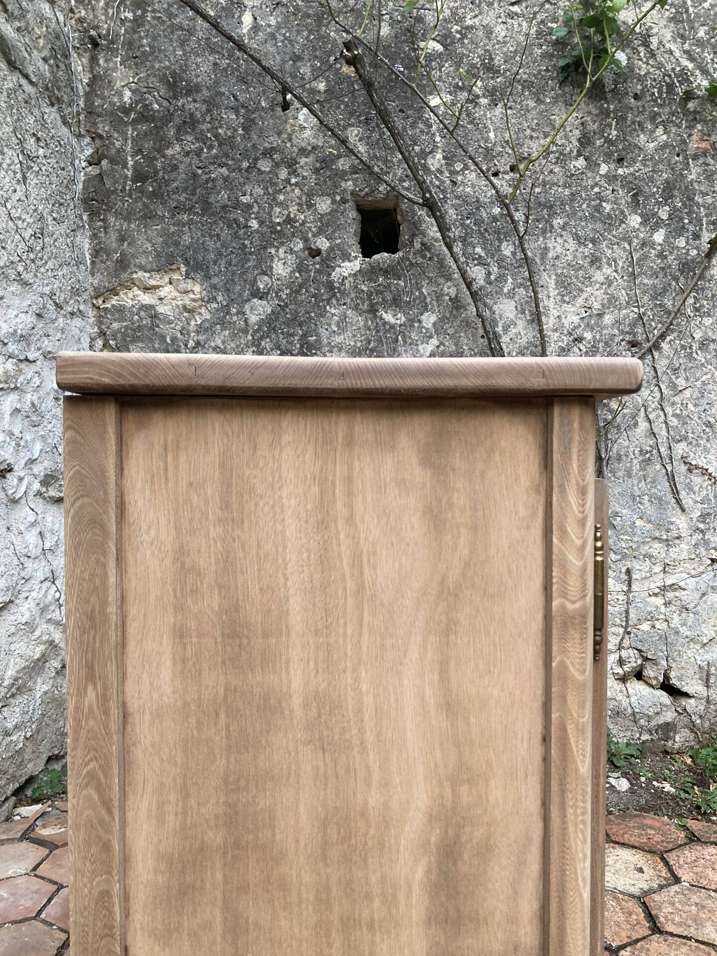 Petit buffet ancien en bois 