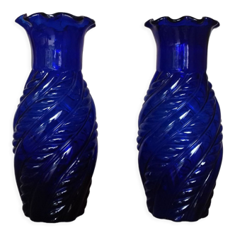 Paire de vases en verre