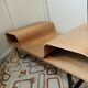 Table basse en bois cintré