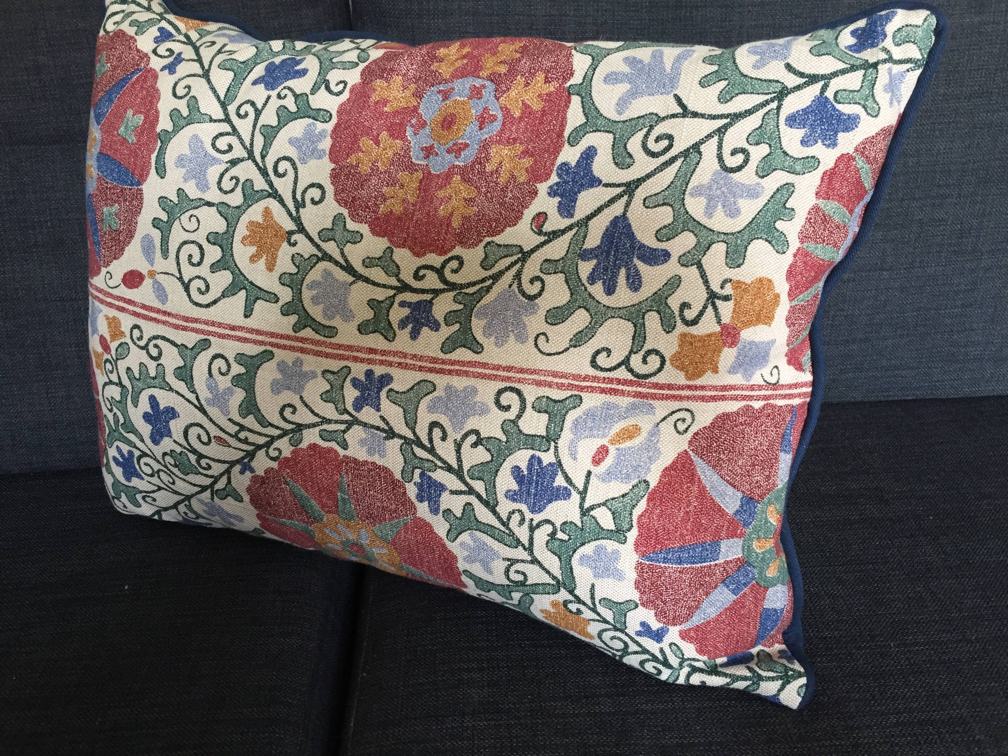 Decorative pillow case in linen and cotton  with suzani prints
