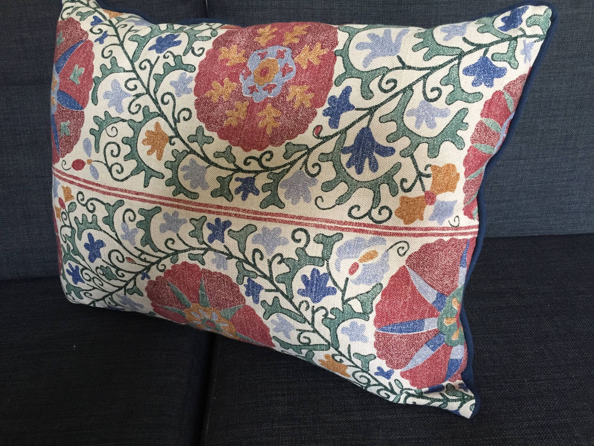 Decorative pillow case in linen and cotton  with suzani prints
