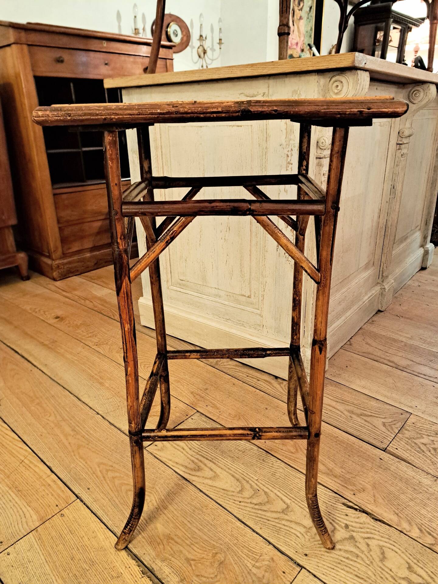 Table d'appoint fin XIXème en bambou et paille