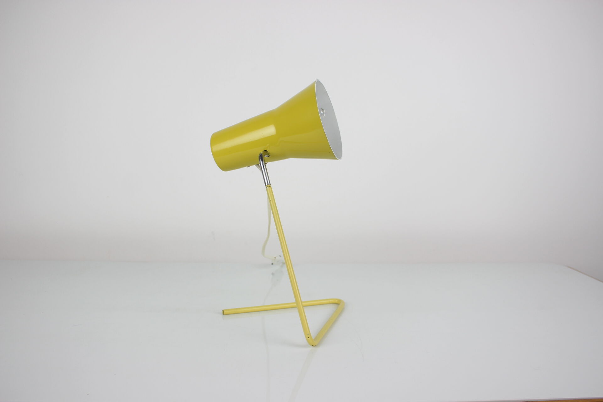 Lampe de table du milieu du siècle Drupol années 1960.