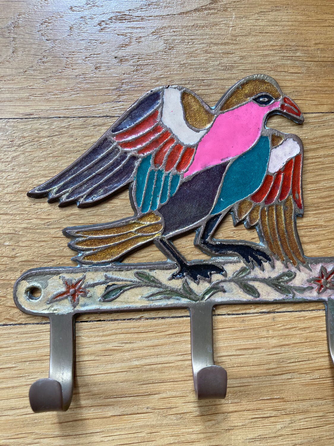 Hanging cloth bird brass