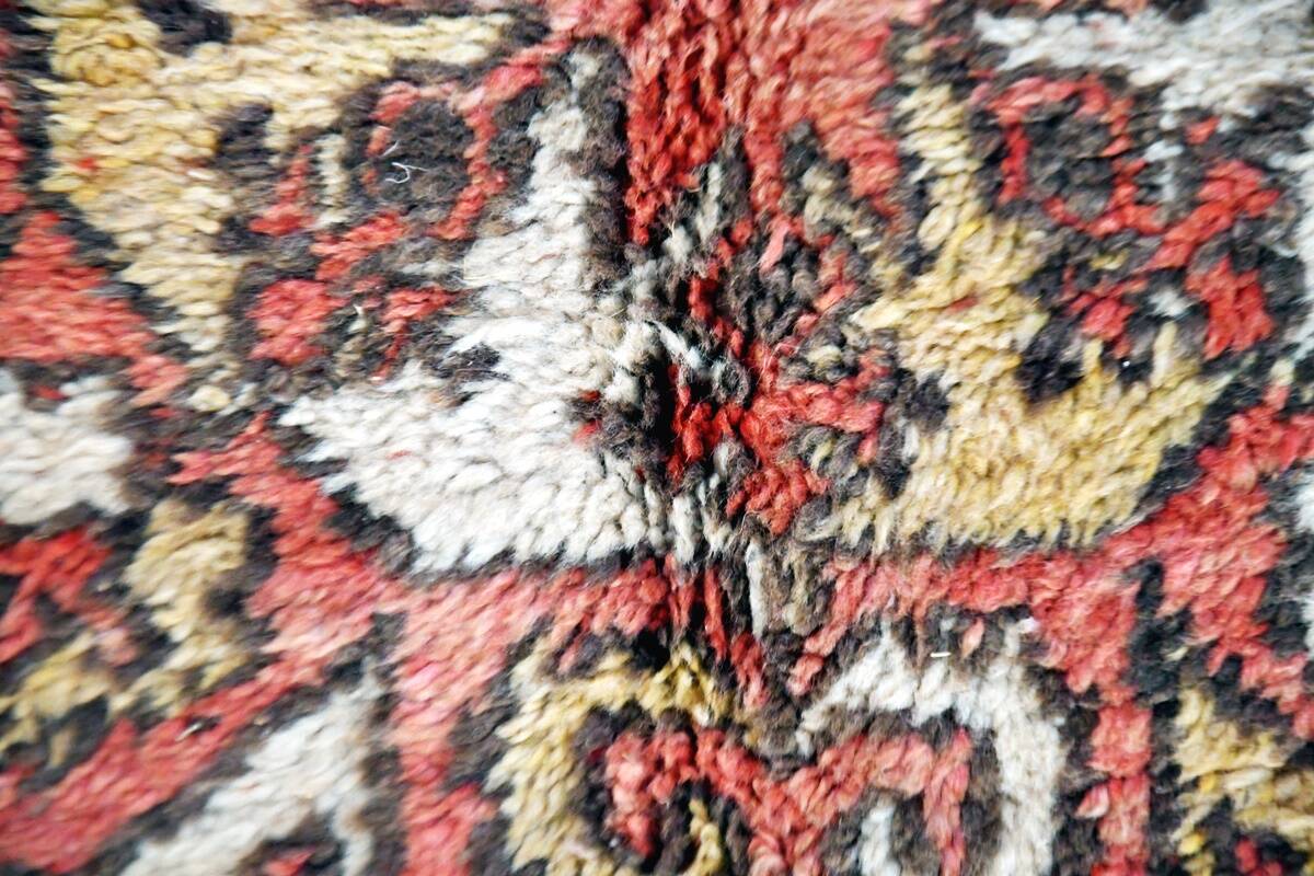 Moroccan Berber rug Boujaad vintage 250 x 160 cm Excellent condition