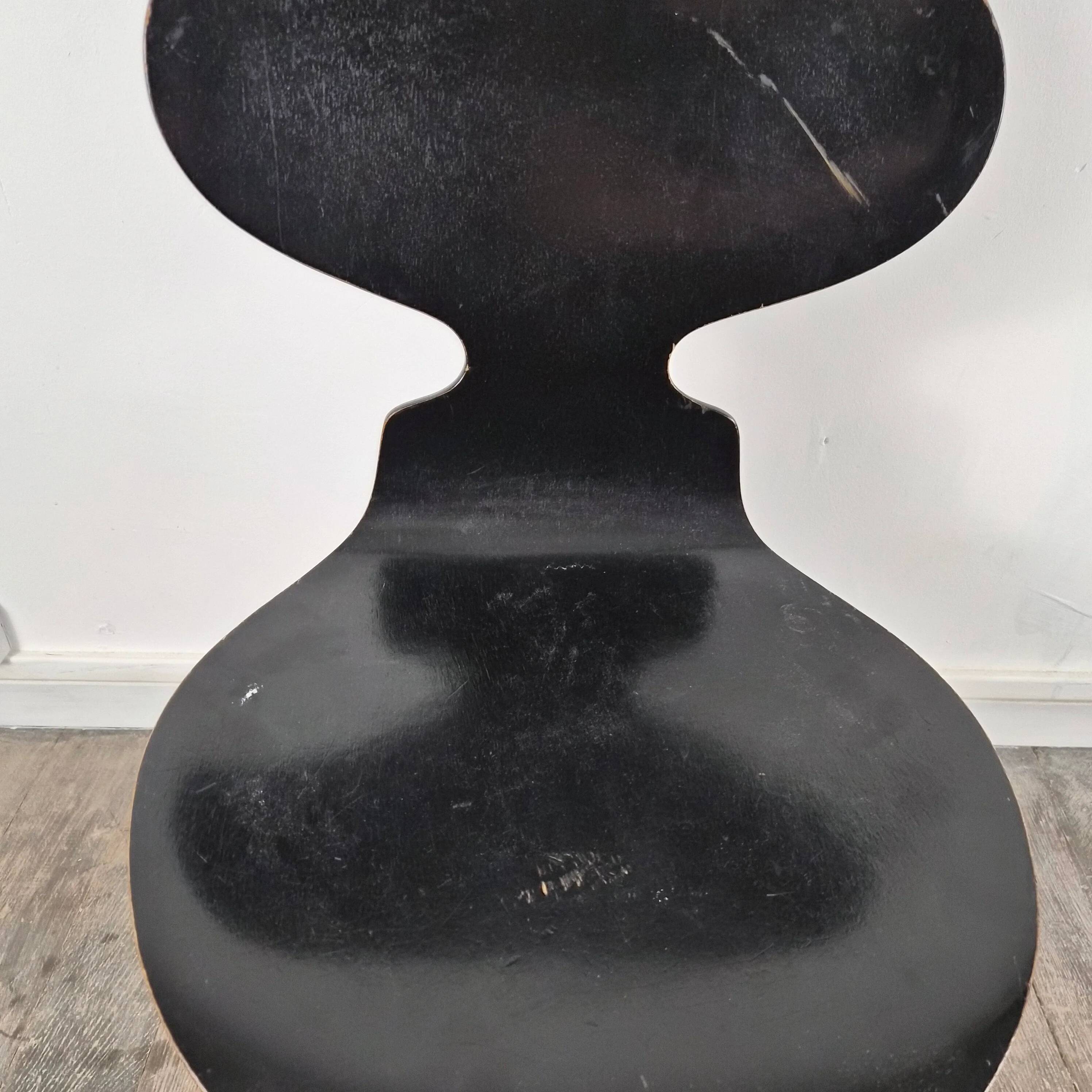 Pair of satin black beech chairs model 3100 "Ant" by Arne Jacobsen for Fritz Hansen, Denmark, 1957.