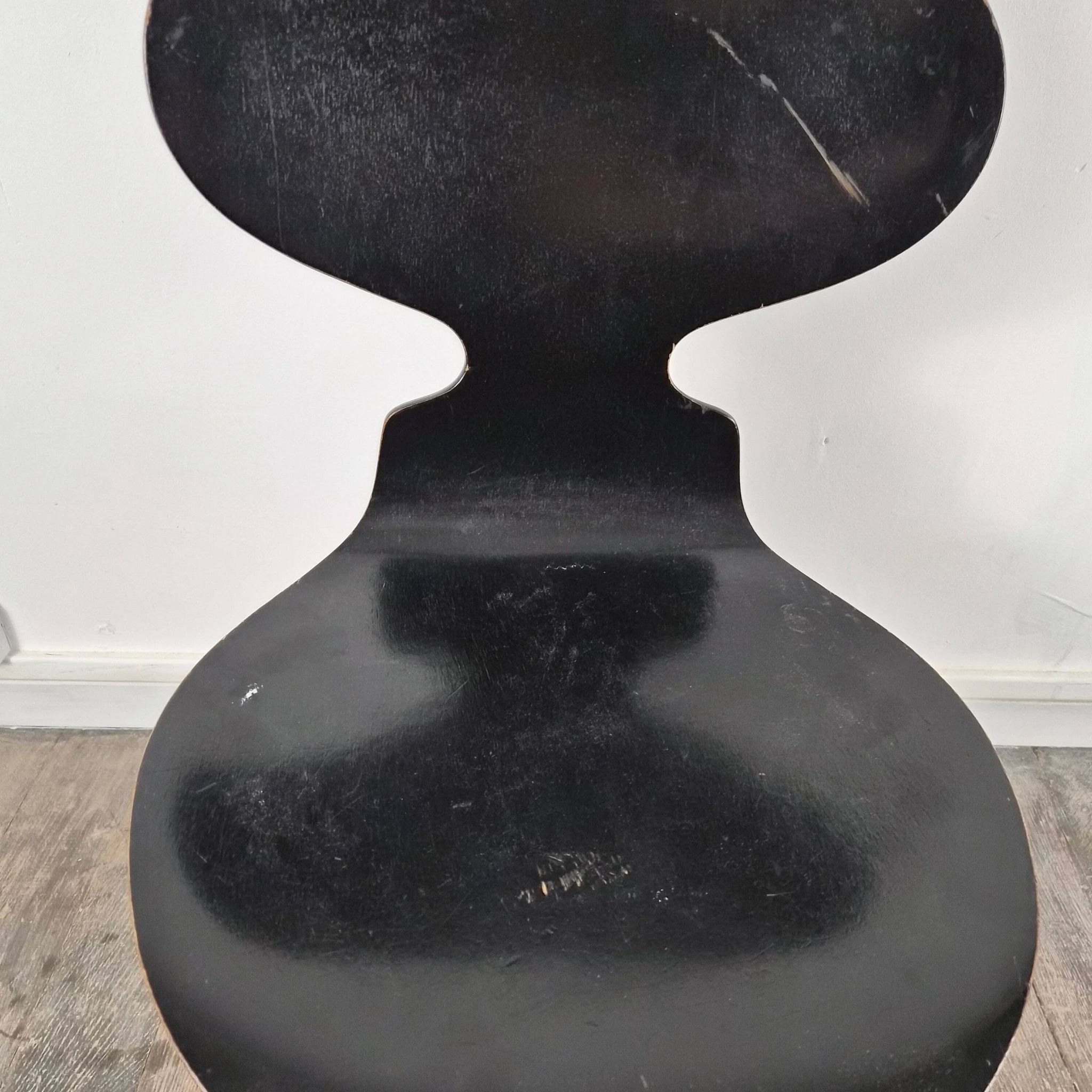 Pair of satin black beech chairs model 3100 "Ant" by Arne Jacobsen for Fritz Hansen, Denmark, 1957.