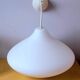Suspension scandinave oignon en verre opalin 1950