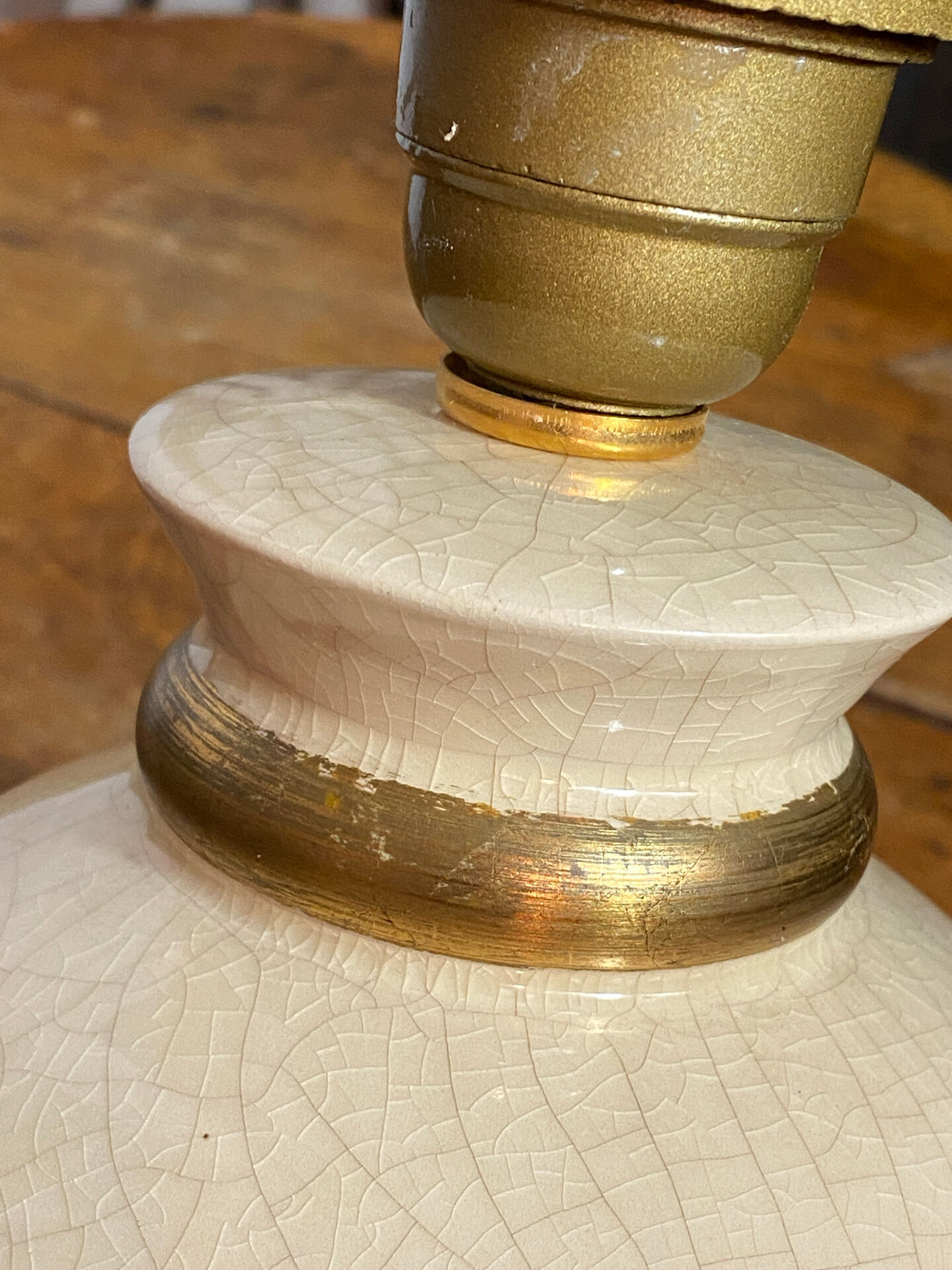 Pied de lampe en céramique craquelée  Le Dauphin