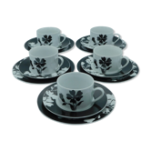 5 tasses, 5 soucoupes, 5 assiettes à gâteaux