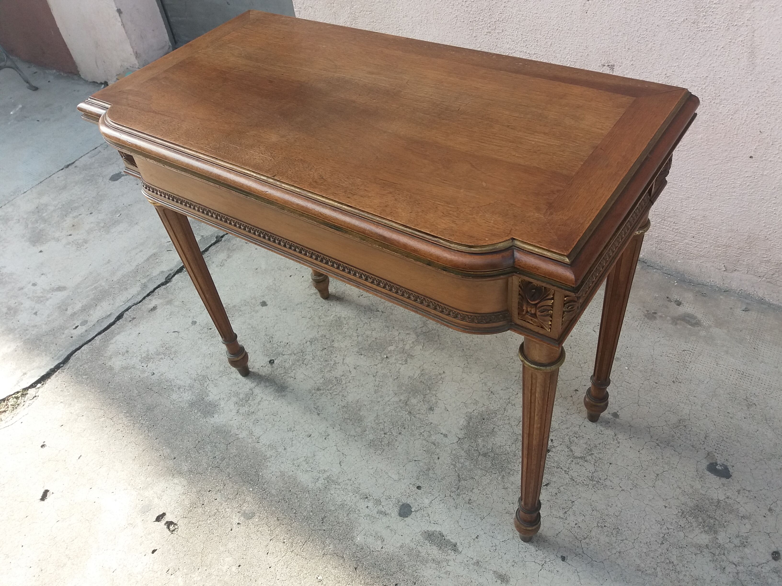 Console and table game at the end of the XIX century Walnut