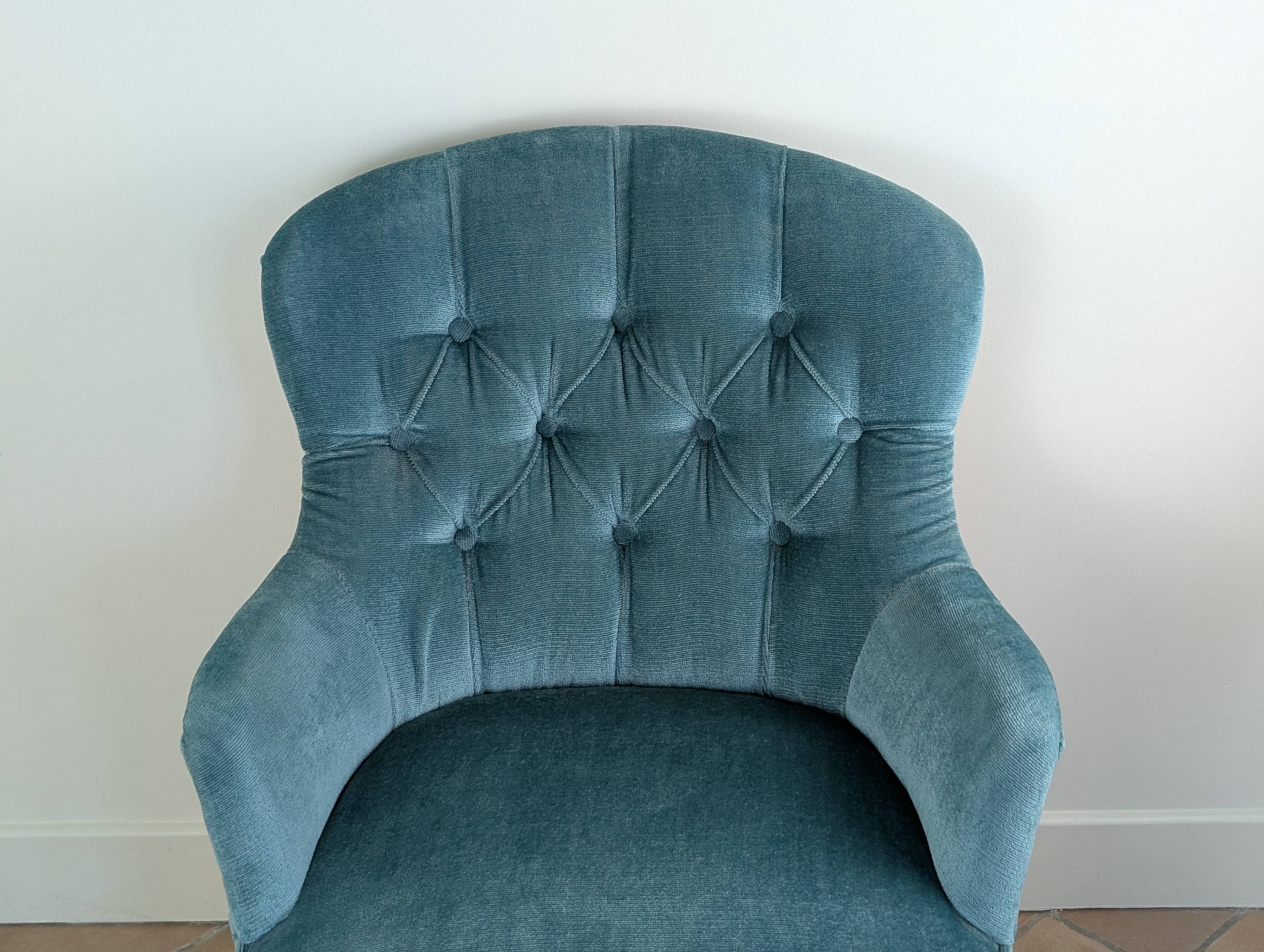 Velvet toad armchair
