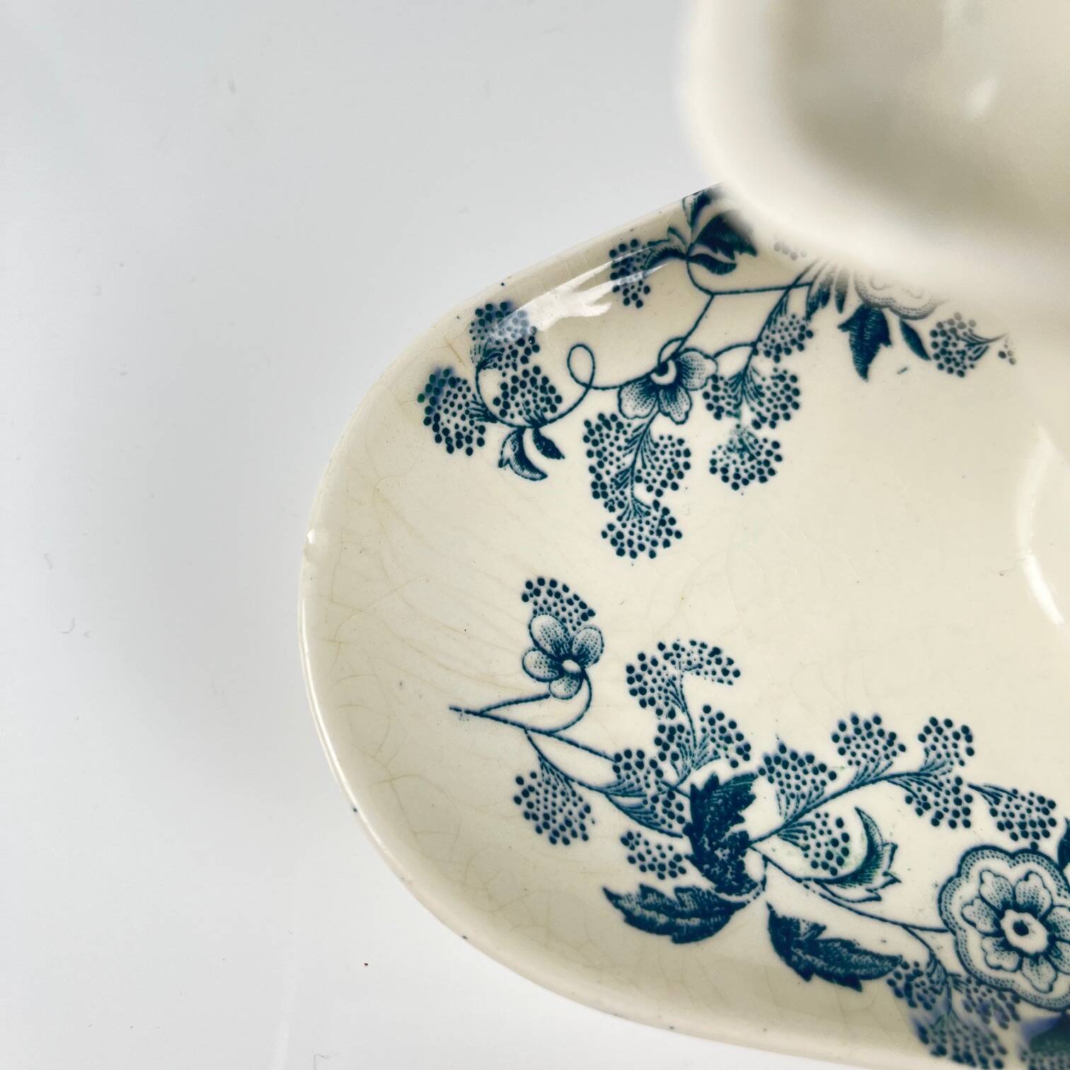 Longwy sauceboat, late 19th century "Ycho", blue ironstone