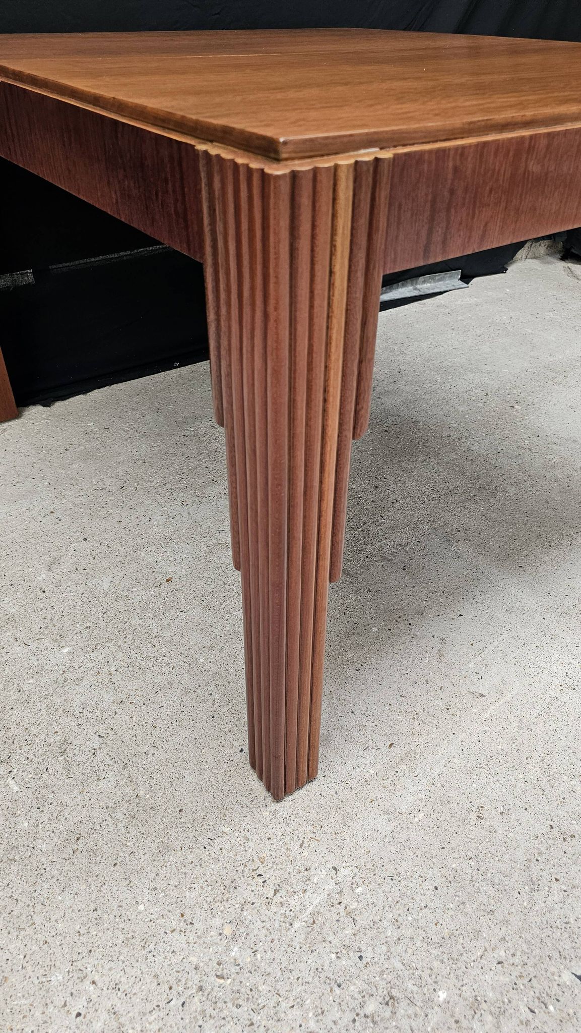 Lot table et ses 6 chaises Art déco de Saddier & fils