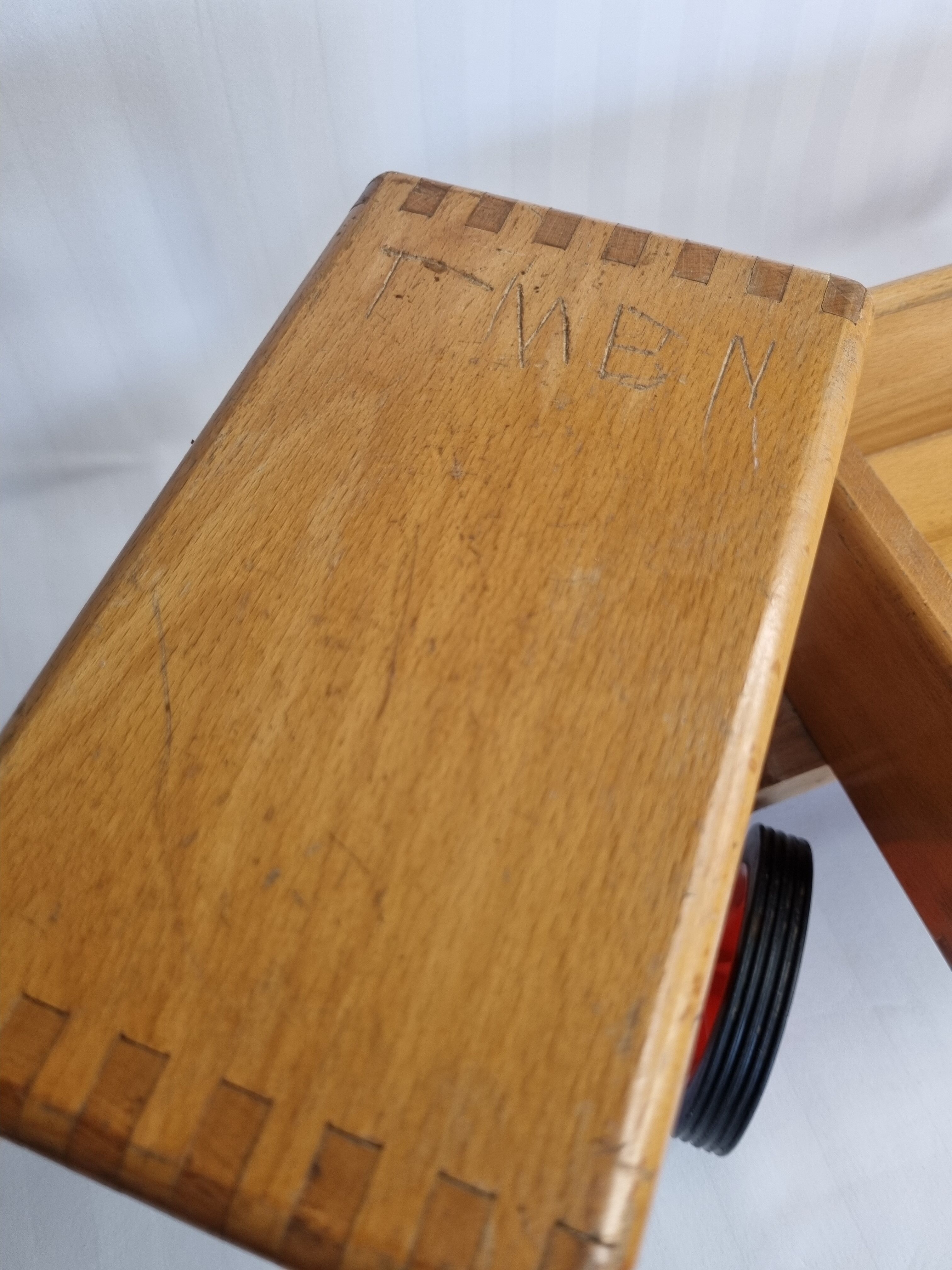 Vintage pulling truck, sleek design 70s-80s