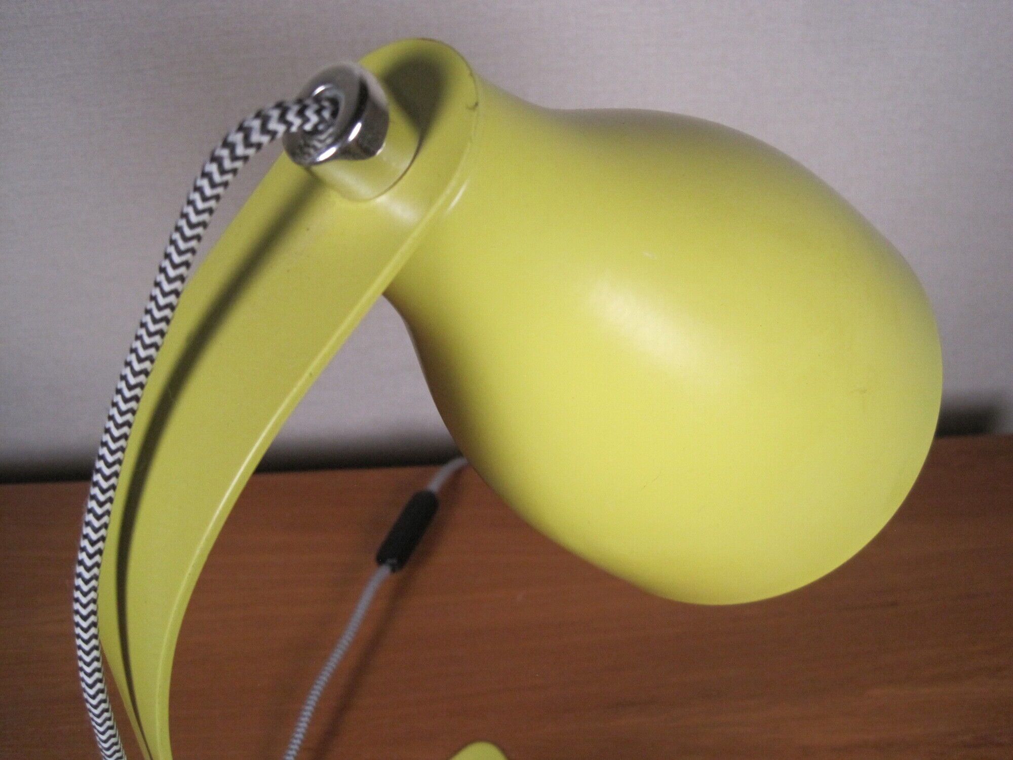 Metal desk lamp to install , Vintage design , anise green fork foot