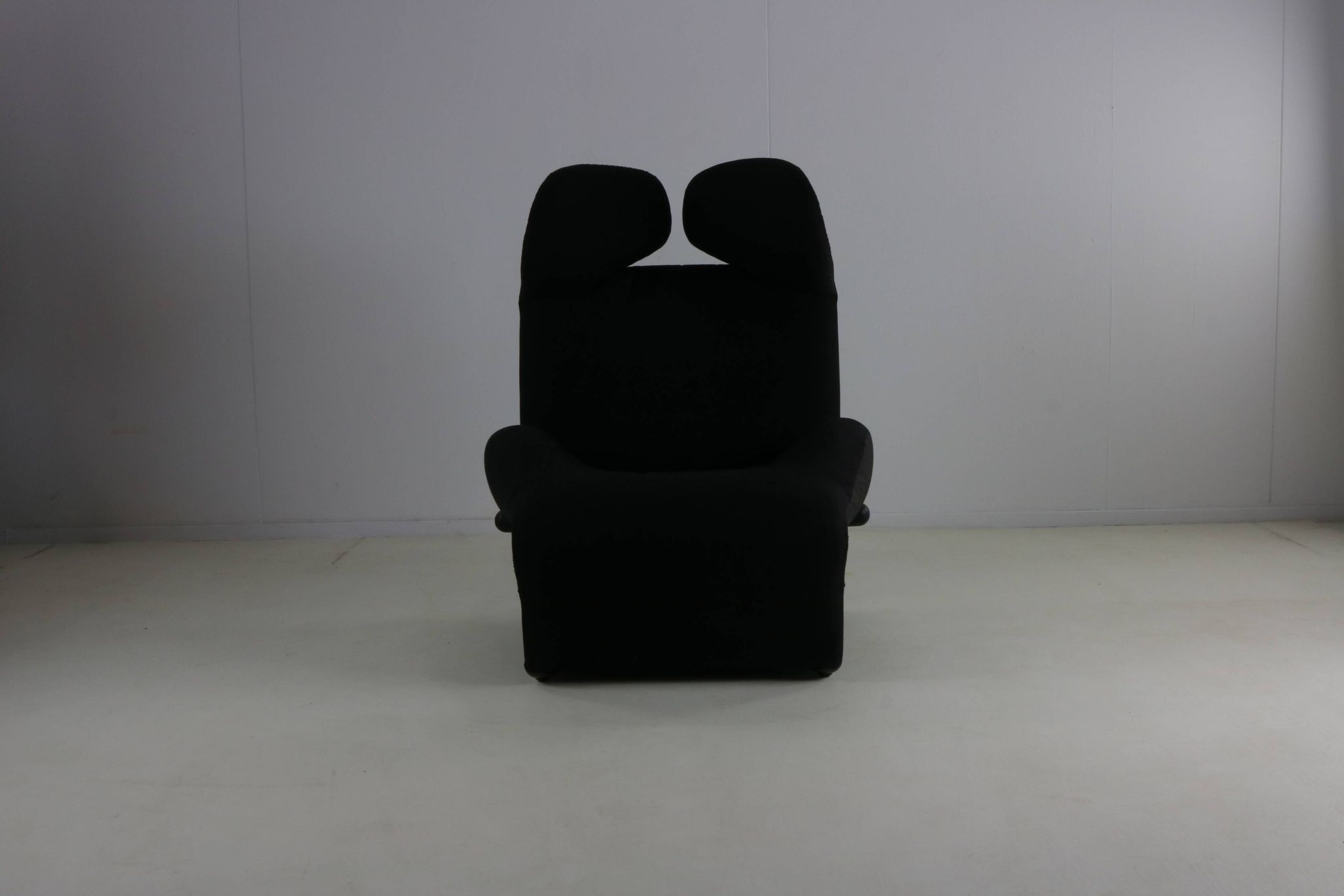 Eighties design easy chair / chaise-longue by Toshiyuki Kita for Cassina