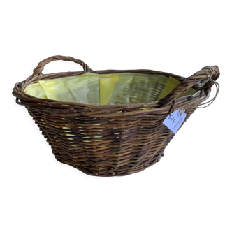 Basket in woven