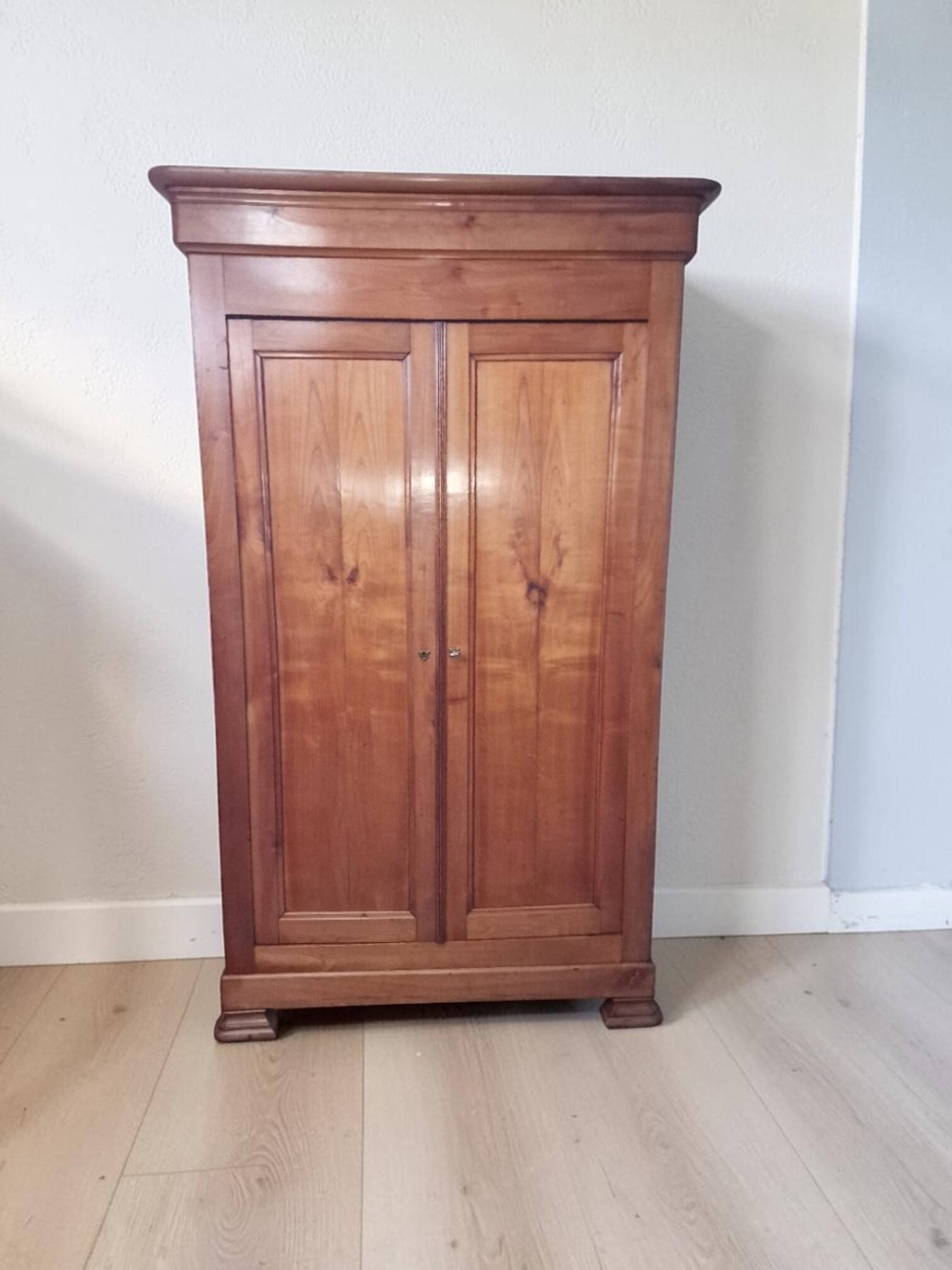 Armoire penderie en merisier entièrement démontable