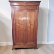 Wardrobe in cherry wood, fully dismantlable.