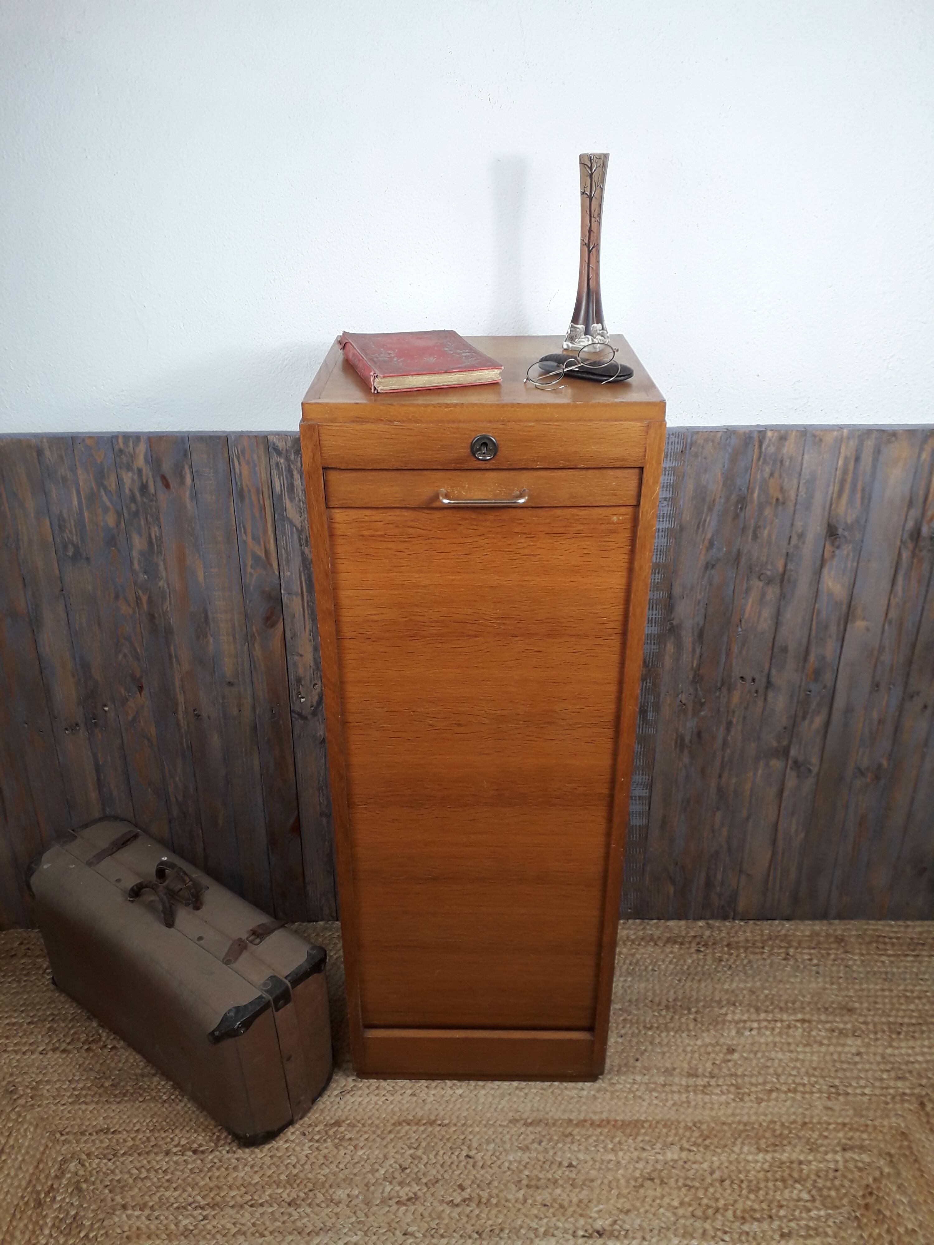 Curtain filing cabinet