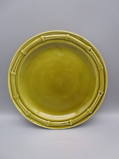 Antique serving plate in Gien earthenware, bamboo decoration.