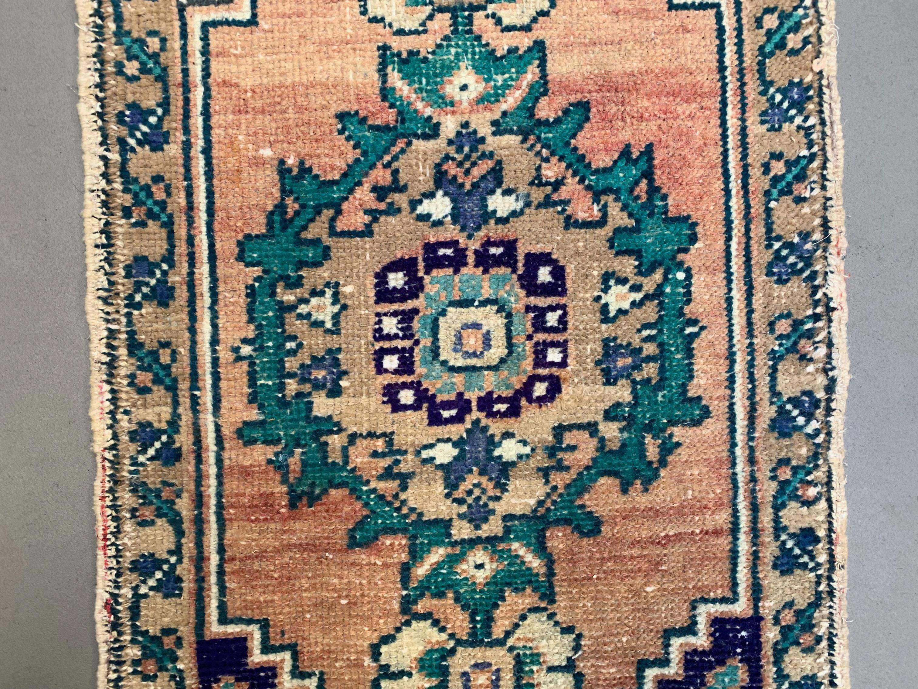 Small vintage turkish rug 90x48 cm, short runner, tribal, shabby, mini carpet